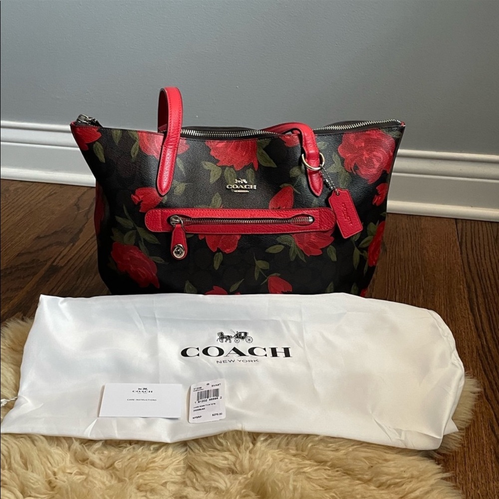 ISO looking for this purse